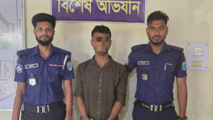 এএসপি পরিচয়ে ভয় দেখিয়ে হাতিয়ে নিলেন চা শ্রমিকের ৩ হাজার টাকা