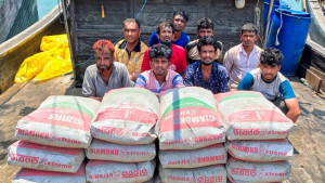 মিয়ানমারে পাচারকালে ১,৭০০ বস্তা সিমেন্ট জব্দ, আটক ২০