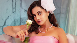 নায়িকাদের বয়স নিয়ে কটাক্ষ, শাহরুখের প্রসঙ্গ তুলে তাপসীর ক্ষোভ