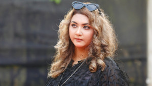 বাবা দিবসে দোলার ‘বাবার ছায়া’