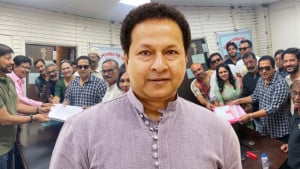 বাপ্পারাজ আসলে কোন পক্ষের