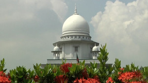 মাতৃত্বকালীন ছুটি ও সুবিধা সীমিত করার বিধান নিয়ে হাইকোর্টে রুল 