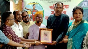 রাসেল-মুনা দম্পতি নতুন অ্যাথলেটদের অনুপ্রেরণা