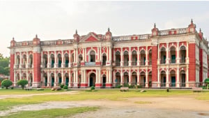 স্থাপত্যশৈলীর অনন্য নিদর্শন মুড়াপাড়া জমিদারবাড়ি