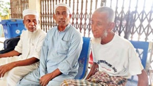 দালালের খপ্পরে লন্ডন যাওয়ার বদলে পথে পথে ৫৫ বছর