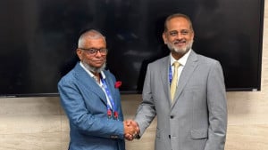 মরিশাসে কর্মী যাচ্ছে নিয়মিত, তবু ঘোষণা শ্রমবাজার খোলার