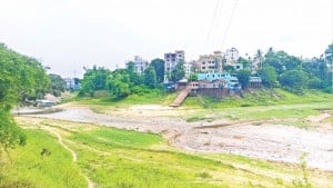 কাপ্তাই হ্রদে নামছে পানির স্তর