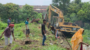 অবৈধ স্থাপনা উচ্ছেদে মুক্ত হলো খাল