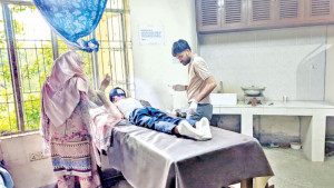 জরুরি বিভাগে নেই সার্বক্ষণিক  চিকিৎসক, বন্ধ অস্ত্রোপচার