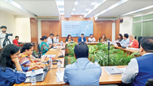 রাজনৈতিক প্রভাবমুক্ত পুলিশ  বাহিনী গড়ার তাগিদ