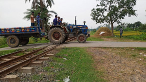 অরক্ষিত মোবারকপুর  রেলগেট যেন মৃত্যুফাঁদ