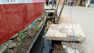 ঢাকনাবিহীন ড্রেনে ঘটছে দুর্ঘটনা, ঝরছে প্রাণ