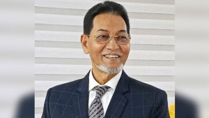 ১৭ বছরে গণতান্ত্রিক প্রতিষ্ঠান ক্ষতিগ্রস্ত অর্থনীতি দুর্বল