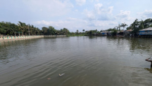 সুপেয় পানির সংকটে স্থানীয়রা