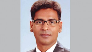 জুলাই চেতনা বিক্রি করে অনেকে প্রাডোতে চড়ে
