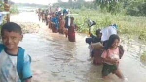 বর্ষায় কমে উপস্থিতি, দুই পোশাক নিয়ে যেতে হয় স্কুলে