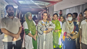 ময়লার স্তূপ থেকে কন্যাশিশু উদ্ধার
