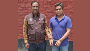 জাল ভিসায় ইতালি পাঠানোর অভিযোগে বিমানের গ্রাউন্ড অফিসার গ্রেপ্তার
