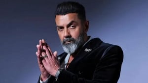 খ্যাতির আলো থেকে কাঠগড়ায়, ববি দেওলের নতুন পরীক্ষা