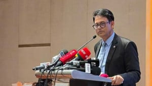 ‘ডিজিটাল নকল’কে প্রতিহত করতে হবে: শিক্ষামন্ত্রী
