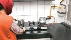 আজ রাত ৮টা থেকে যেসব এলাকায় ১০ ঘণ্টা গ্যাস থাকবে না