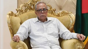 রাষ্ট্রের ২৪ কোটি টাকা ক্ষতি, সাবেক রাষ্ট্রপতির বিরুদ্ধে অভিযোগ অনুসন্ধানে দুদক