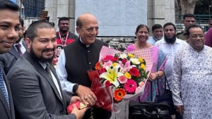 বাংলাদেশে পৌঁছালেন ভারতের নতুন হাইকমিশনার দীনেশ ত্রিবেদী