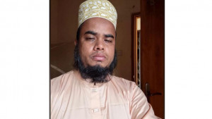 মসজিদে ঝুলছিল ইমামের মরদেহ, পাশে চিরকুট