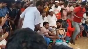 মাদক ব্যবসার অভিযোগ সালিশে চোখ-হাত বেঁধে নির্যাতন, ভিডিও ভাইরাল