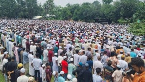 শ্রীপুরে সাবেক মেয়র আনিছুর রহমানকে দাফন, পাশে সমাহিত ছোটবোন