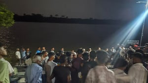 শিশু মৃত্যুর পর মাজারের দীঘি থেকে কুমির সরানোর সিদ্ধান্ত