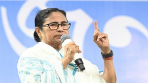 ভাঙন ঠেকাতে পুরোনো নেতাদের তৃণমূলের দায়িত্বে ফেরালেন মমতা