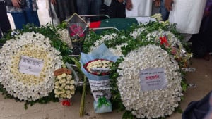 চারুকলায় শেষবারের মতো ফিরলেন মুস্তাফা মনোয়ার