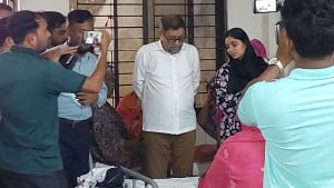 স্বাস্থ্যমন্ত্রীর ঝটিকা সফর, হাসপাতালের উপ-পরিচালক প্রত্যাহার
