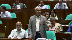 অনগ্রসর নারীদের স্বাবলম্বী করতে সেলাই মেশিন কিনতে ৩৭ কোটি টাকা বরাদ্দ