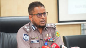 এআই নজরদারি ফাঁকি দিতে মোটরসাইকেলের নম্বরপ্লেটে স্কচটেপ, অবশেষে ধরা 