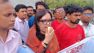 শিশুকে ধর্ষণ থেকে রক্ষা করতে না পারা রাষ্ট্র সিনেমা বন্ধে এত সক্রিয় কেন: রুমিন ফারহানা