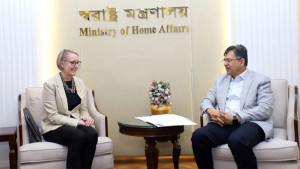 স্বরাষ্ট্রমন্ত্রীর সঙ্গে যুক্তরাজ্যের হাইকমিশনারের সাক্ষাৎ