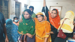 কারখানার ইফতার খেয়ে শতাধিক শ্রমিক অসুস্থ, ৩৫ জন হাসপাতালে ভর্তি