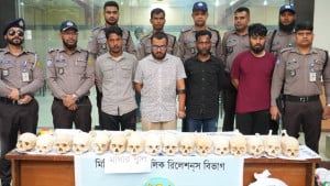 অনলাইনে কঙ্কাল বিক্রি, ডেন্টাল কলেজের দুই শিক্ষার্থীসহ গ্রেপ্তার ৪