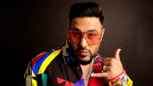 গানে আপত্তিকর অঙ্গভঙ্গি, প্রেপ্তার আতঙ্কে বাদশা