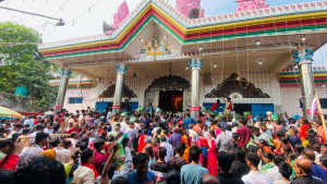 ইছামতীর পারে কালীপূজায়  লাখো ভক্তের ঢল