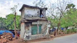 নিভৃতচারীর অন্যরকম বাড়ি
