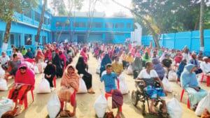 ফেসবুক পোস্টে মিলল বেদে পরিবারের ঈদ উপহার
