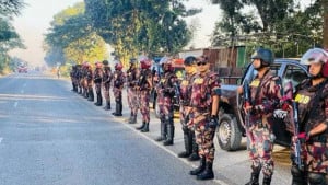শৃঙ্খলা রক্ষা ও মজুত ঠেকাতে ডিপোতে বিজিবি মোতায়েন