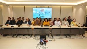 বাজেটে দরিদ্র জনগোষ্ঠীর সুরক্ষায় গুরুত্ব দেওয়ার আহ্বান সিপিডির