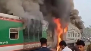 চট্টলা এক্সপ্রেসে আগুনের সূত্রপাত পাওয়ার কার থেকে: রেল কর্মকর্তা