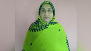হাসির মৃত্যুতে স্বজন ও এলাকাবাসীর মাঝে কান্নার রোল 
