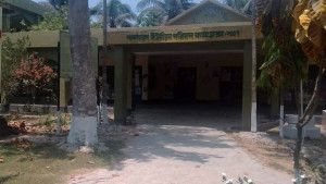 টিপসই দিয়েও চাল মেলেনি