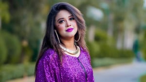এখন ঈদ মানে কিছুটা আনন্দ, কিছুটা কষ্ট: ঐশী